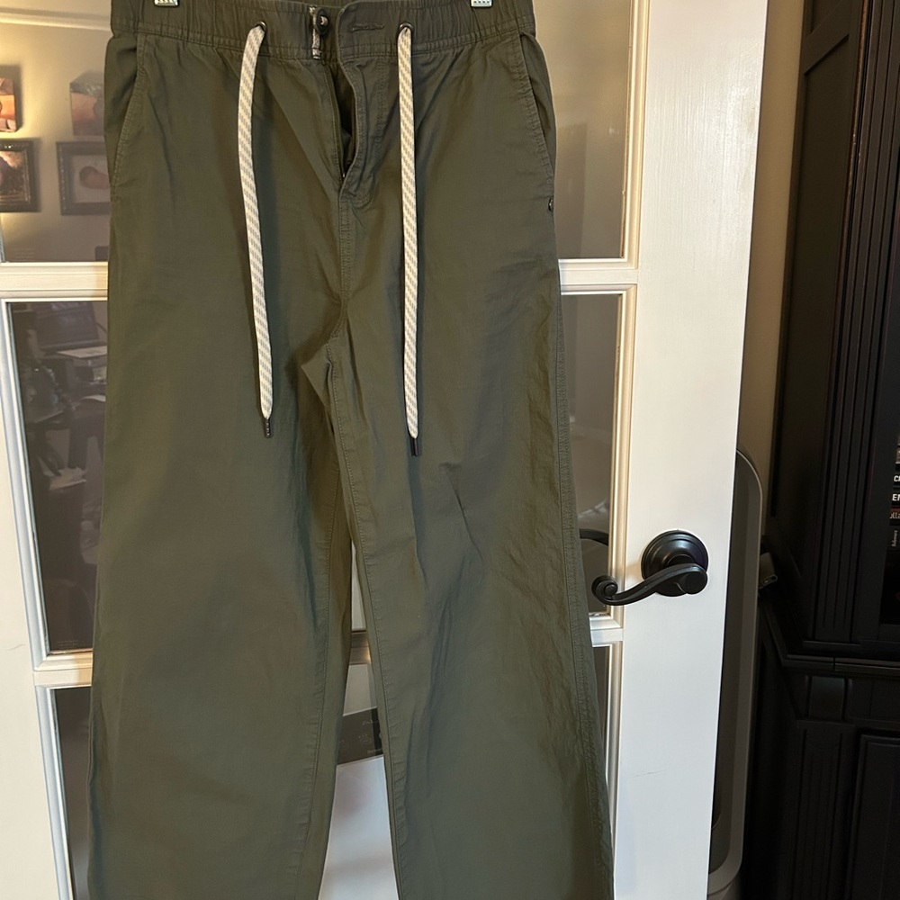 Vuori Wide Leg Ripstop Crop Pant